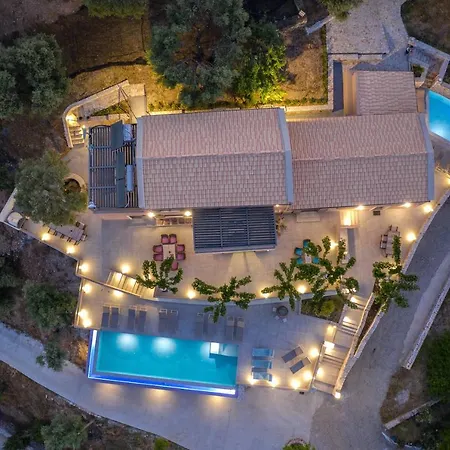 Alexandras's Mansion - Alexinia's House Villa